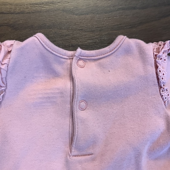 Newborn onesie - Picture 3 of 4